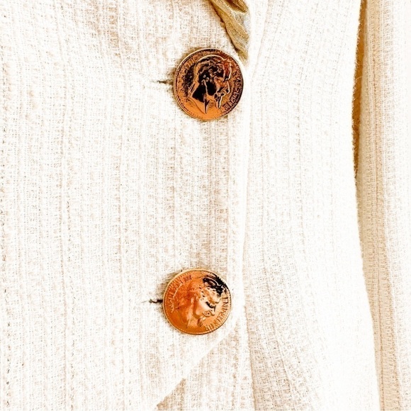 Edward Achour Paris Ivory Metallic Gold Stripe Tweed Double Breasted Suit Set - Picture 3 of 14